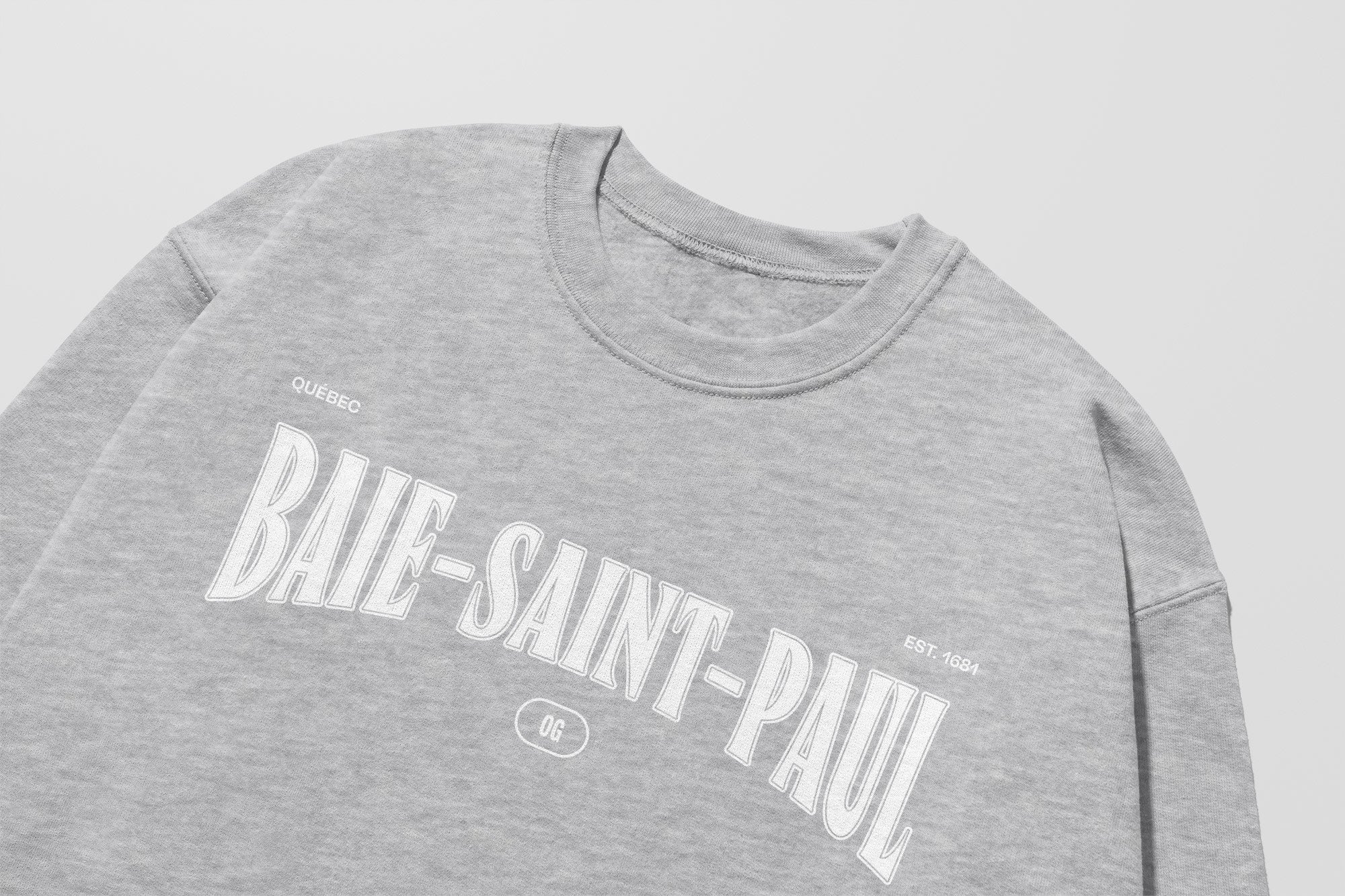 Mon Crew Fit - Adultes - Baie-Saint-Paul - Impression en Blanc
